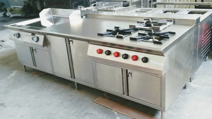 COMMERCIAL 4 BURNER COOKING GAS